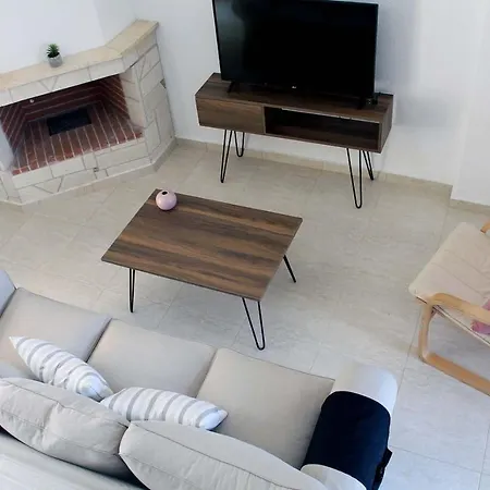 4 Bedroom With Pool And Garden
