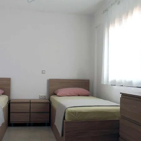 4 Bedroom With Pool And Garden
