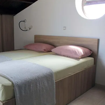 4 Bedroom With Pool And Garden Nea Fokea