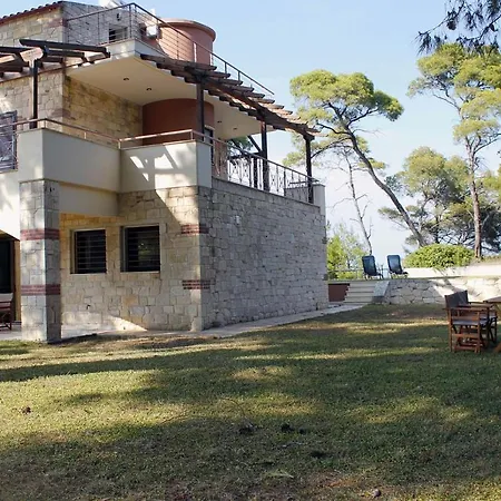 4 Bedroom With Pool And Garden Villa
