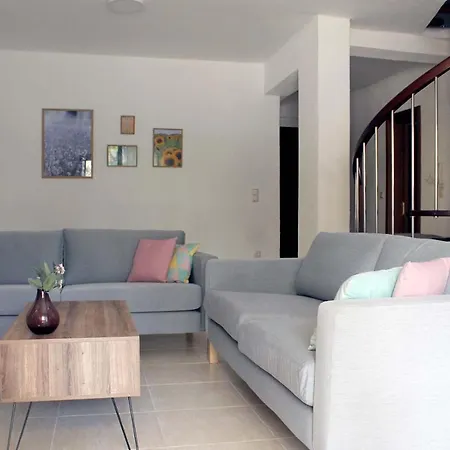 4 Bedroom With Pool And Garden Villa