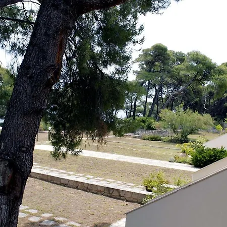 4 Bedroom With Pool And Garden *