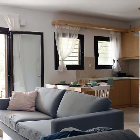 4 Bedroom Néa Fókaia