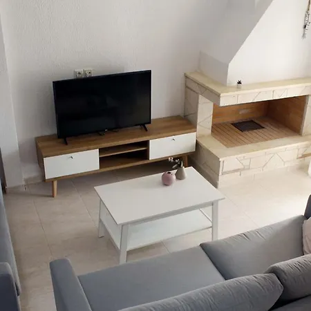 4 Bedroom With Pool And Garden Villa Nea Fokea