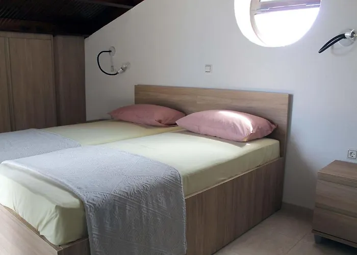4 Bedroom Néa Fókaia