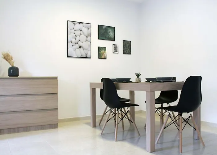 4 Bedroom *