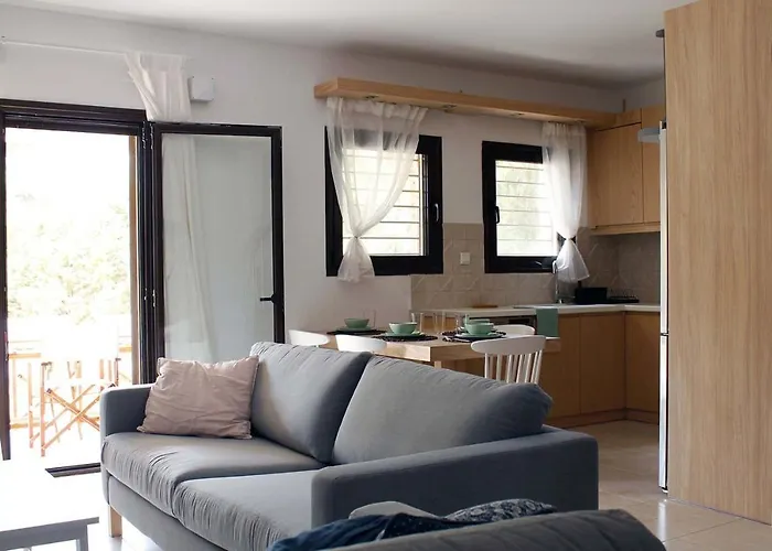 4 Bedroom Néa Fókaia